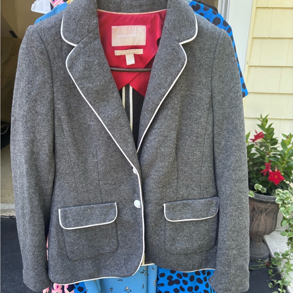 Banana Republic Gray Blazer with White Piping